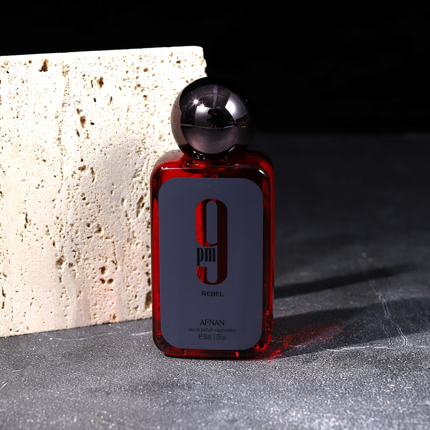 Wooden lid glass jars, wine bottles, large-diameter glass wine bottles, perfume bottles, glass bottles Application Scenario