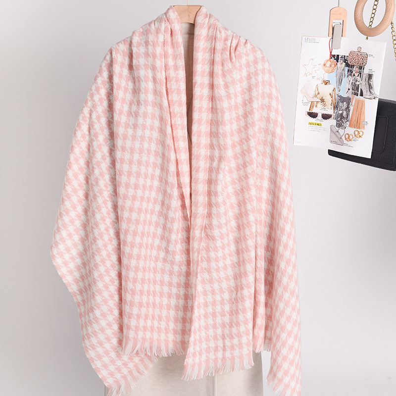 One-piece consignment of thousand-bird check scarves for women, versatile and warm scarves, imitation cashmere scarves, thick check autumn and winter scarves, winter bestsellers, wholesale from street stalls Application Scenario