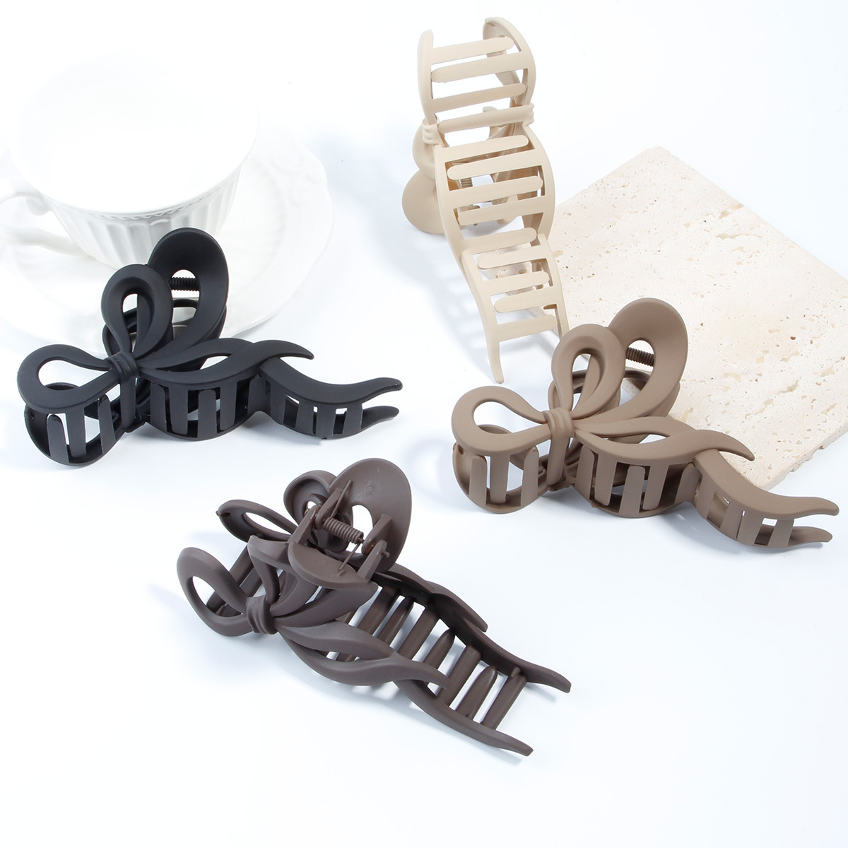 The new, popular Korean-style large shark clip hair accessory is a high-end, matte coffee-colored ribbon clip Specification image
