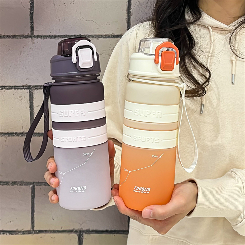 The popular gradient frosted plastic direct drinking water cup is a portable bouncy lid bag for students' outdoor fitness with a filter screen and a high level of appearance