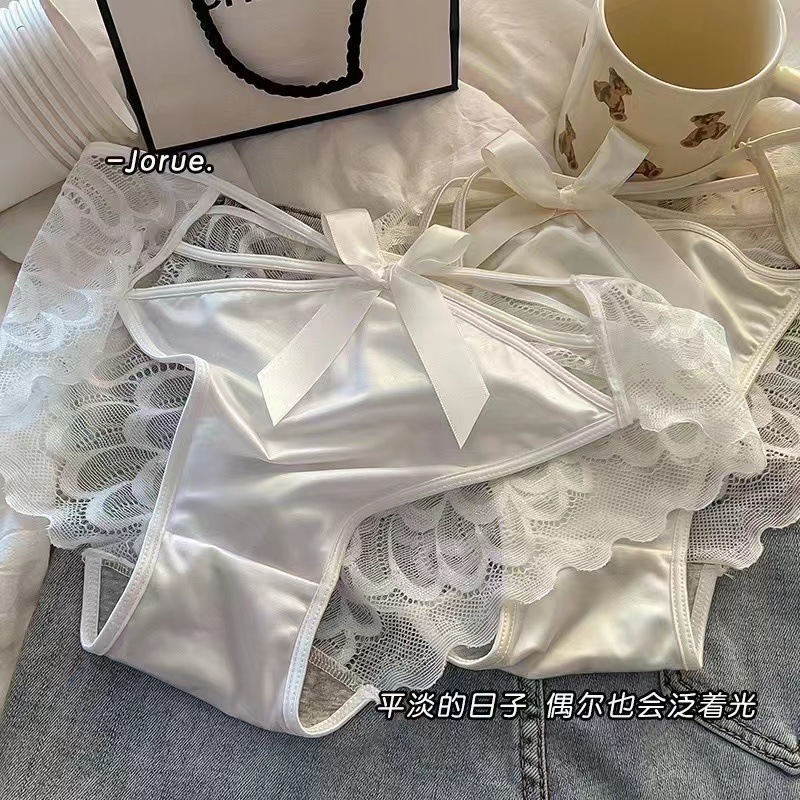 French-style pure high-slit satin lace underpants for export to Europe, America and Africa, with a feminine feel, breathable and lightweight, bow and cutout low-waisted triangle pants details Picture