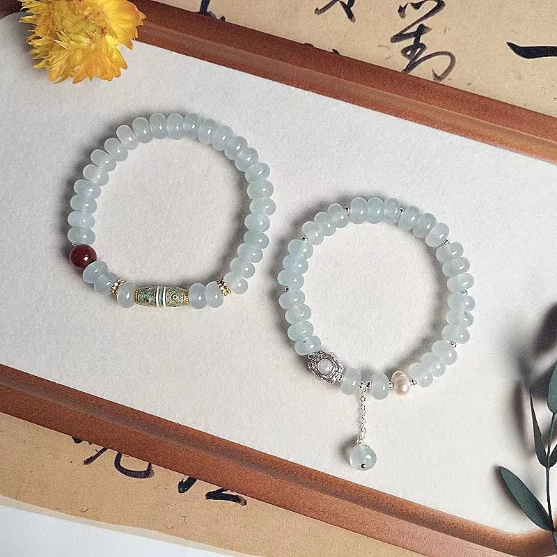 Optimized aquamarine abacus bead beaded bracelet for women, a light luxury and niche blue crystal bracelet with a high-end feel, a perfect accessory for best friends