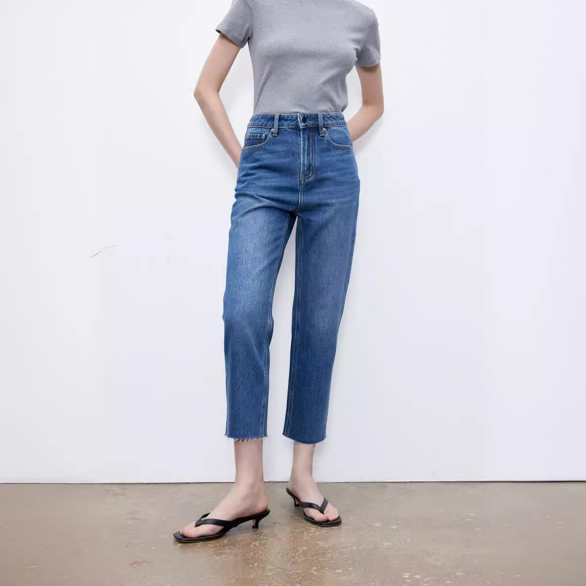 Warren Hailong's new Spring/Summer Classic cut deep blue, simple and slimming straight-leg jeans for women details Picture