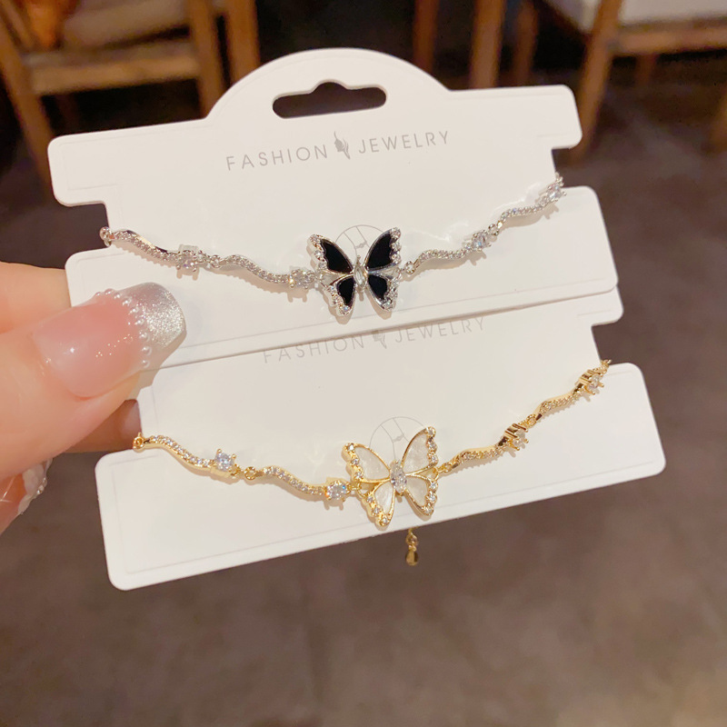 小清新时尚轻奢设计 双层贝壳四叶花手链日常通勤百搭高级手饰品