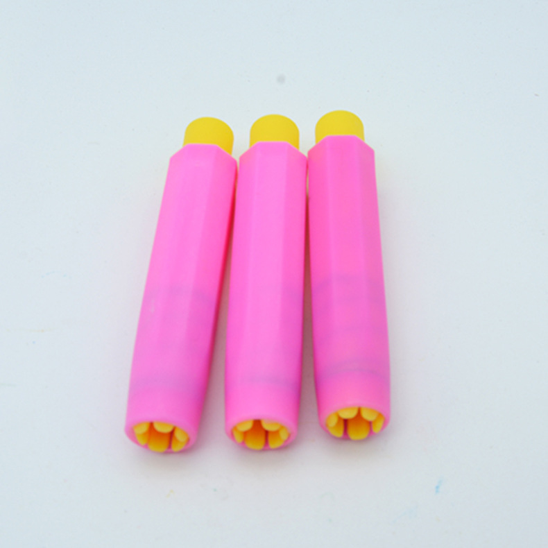 Wholesale of new types of chalk holders that do not get hands dirty, teaching plastic chalk cases, office teachers, teaching, home chalk extension Specification image