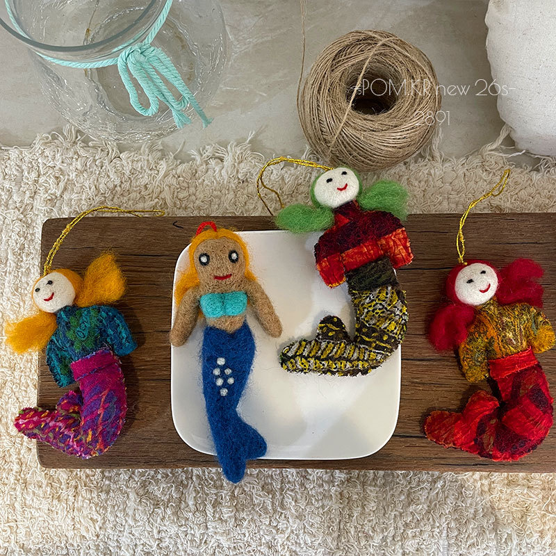 Handmade felt animal mermaid pendant, creative handmade pendant, cute decorative item, children's room display gift Specification image