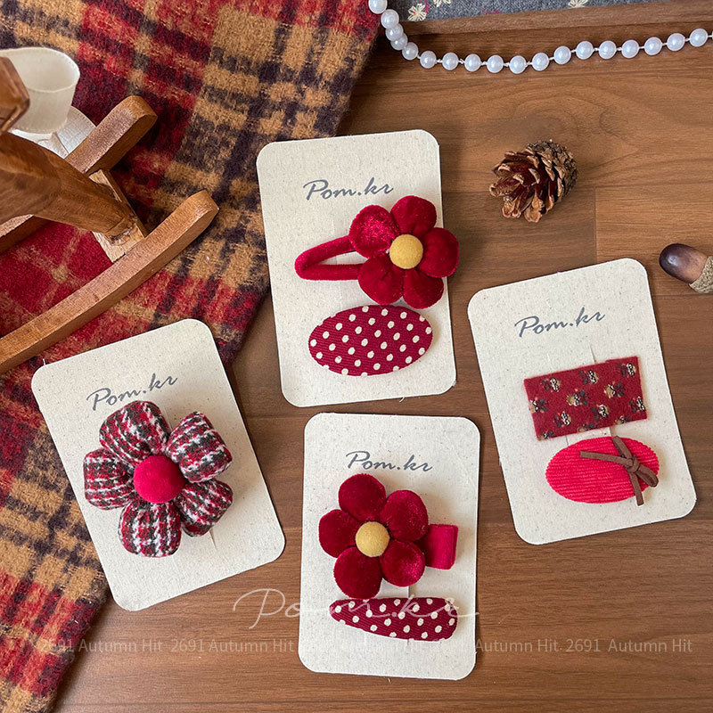 New Korean-style sweet red flower fabric hair clips, handcrafted children's side fringed bangs clips, versatile hair accessories, red girl hair clips, velvet check pattern, flower polka dot bow style, daily cute and exquisite outfit accessories details Picture