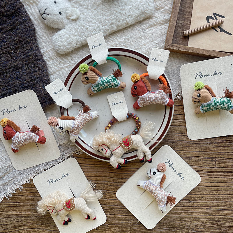 New Korean-style autumn and winter fabric handcrafted ponytail hair clips, children's side wavy bangs clips, elastic ponytail hair bands details Picture