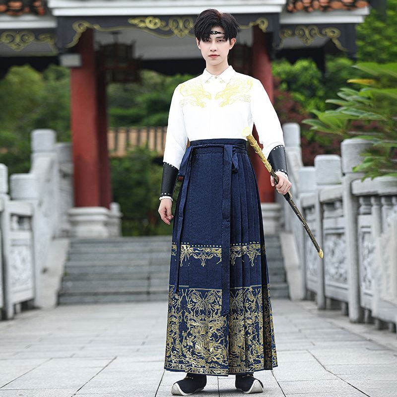 国潮汉服男士套装新款帅气民族古代新中式马面裙秋白底实物图