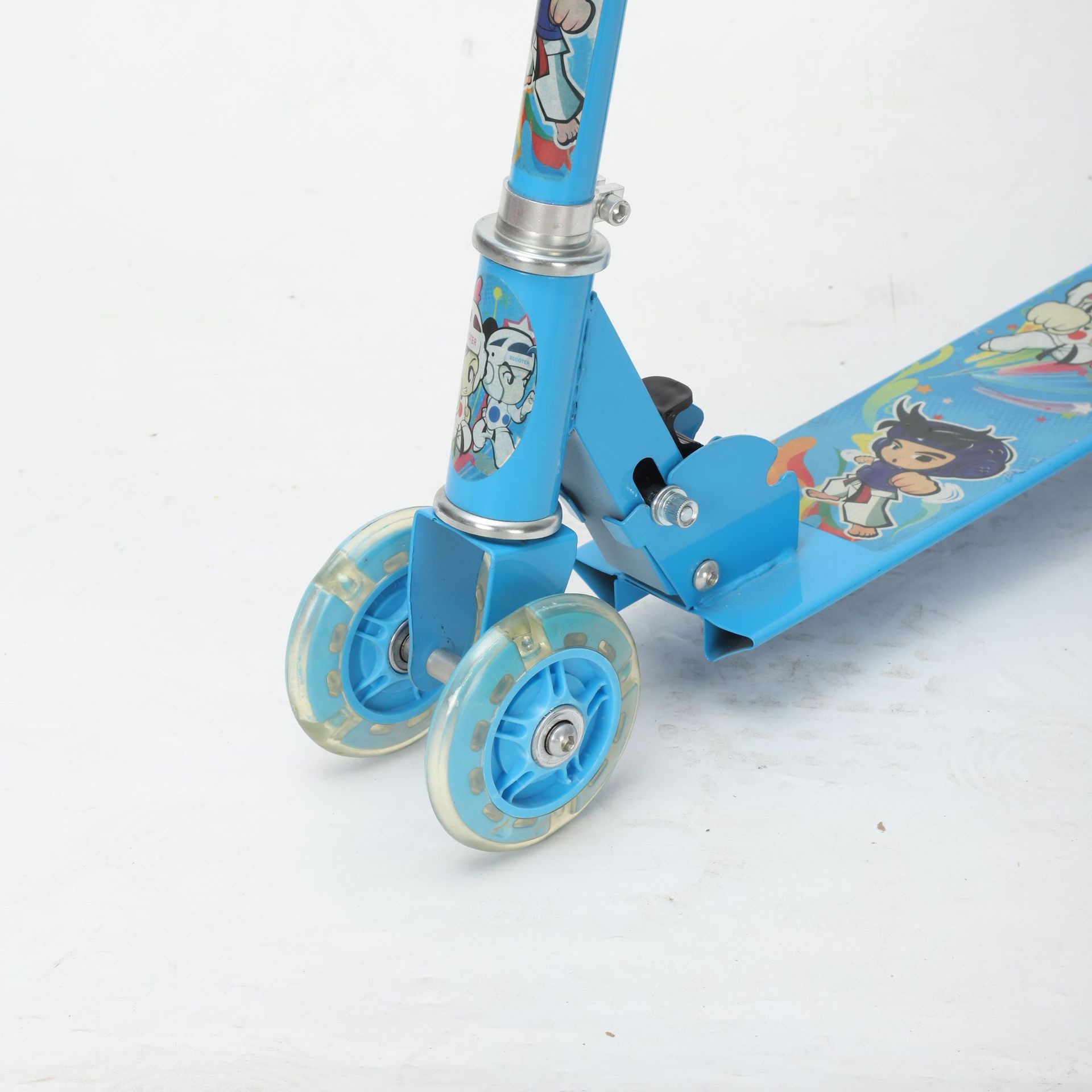 Wholesale of cross-border folding shock-absorbing brake flash wheel children's four-wheel scooters and lift children's pedal scooters details Picture