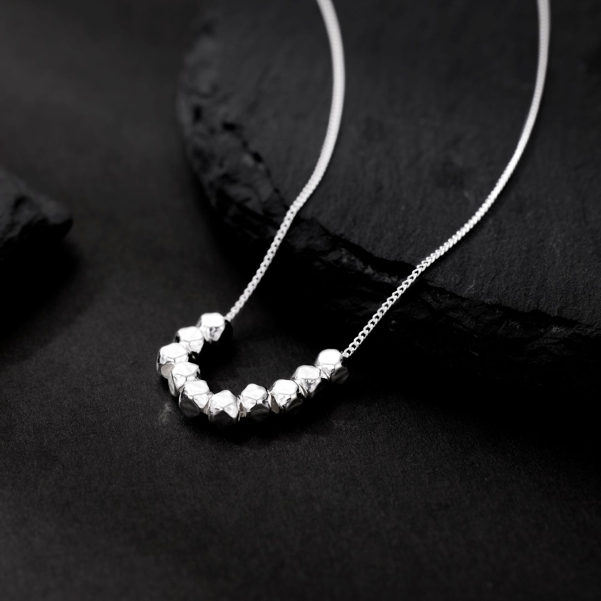 S925 Pure silver broken silver beads necklace with chamfered square grains, fashionable, simple and high-end style, sugar collarbone necklace Specification drawing