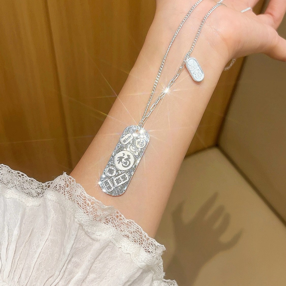 Copper-plated Miao silver, Tibetan silver, Jiyan brand broken ice necklace, Fu brand pendant and other silver-plated accessories are versatile and stylish, exuding a touch of light luxury Specification drawing