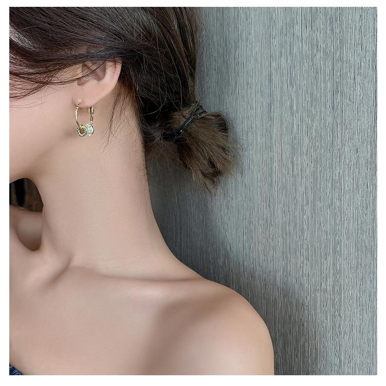 S925 silver needle earrings, gentle and elegant, fashionable and slender waist, circle earrings, niche design, high-end earrings details Picture