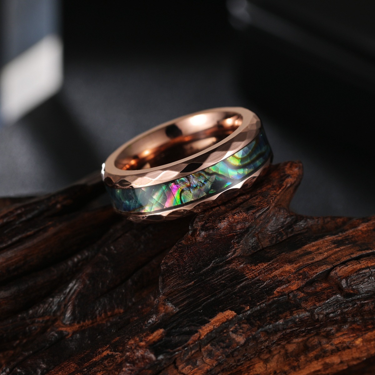 European and American cross-border style diamond-shaped edge-plated black rose gold ring for men, titanium steel set abalone shell ring Application Scenario