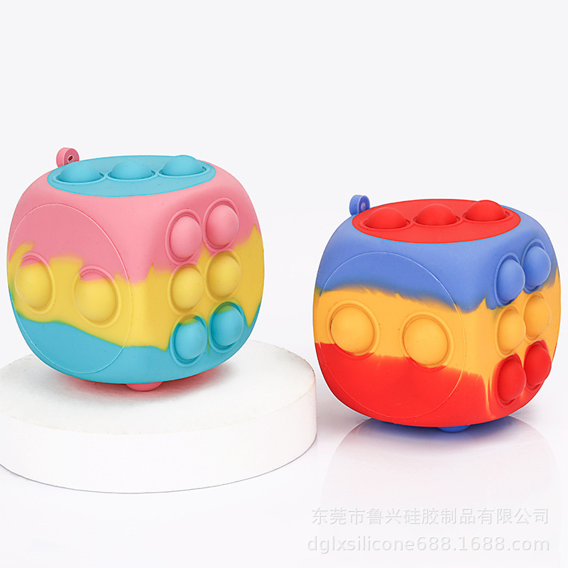 New Rat Killer Pioneer 3-color segmented dice pressure relief balls for children, direct supply from the manufacturer. Pressure pinch balls Application Scenario