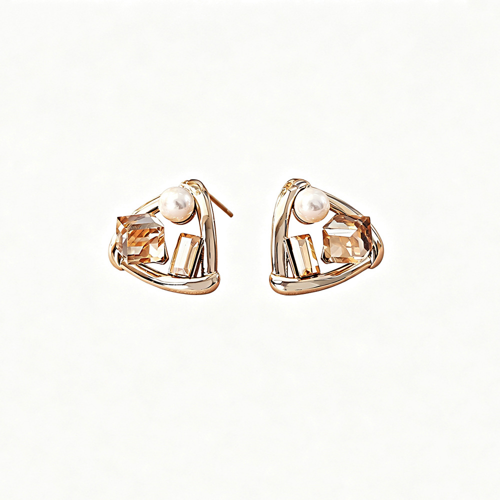 Brillante cristal zirconia perla triangular pendientes moda sentido de alto nivel simple y versátil orejeras accesorios de diseño popular Item Picture