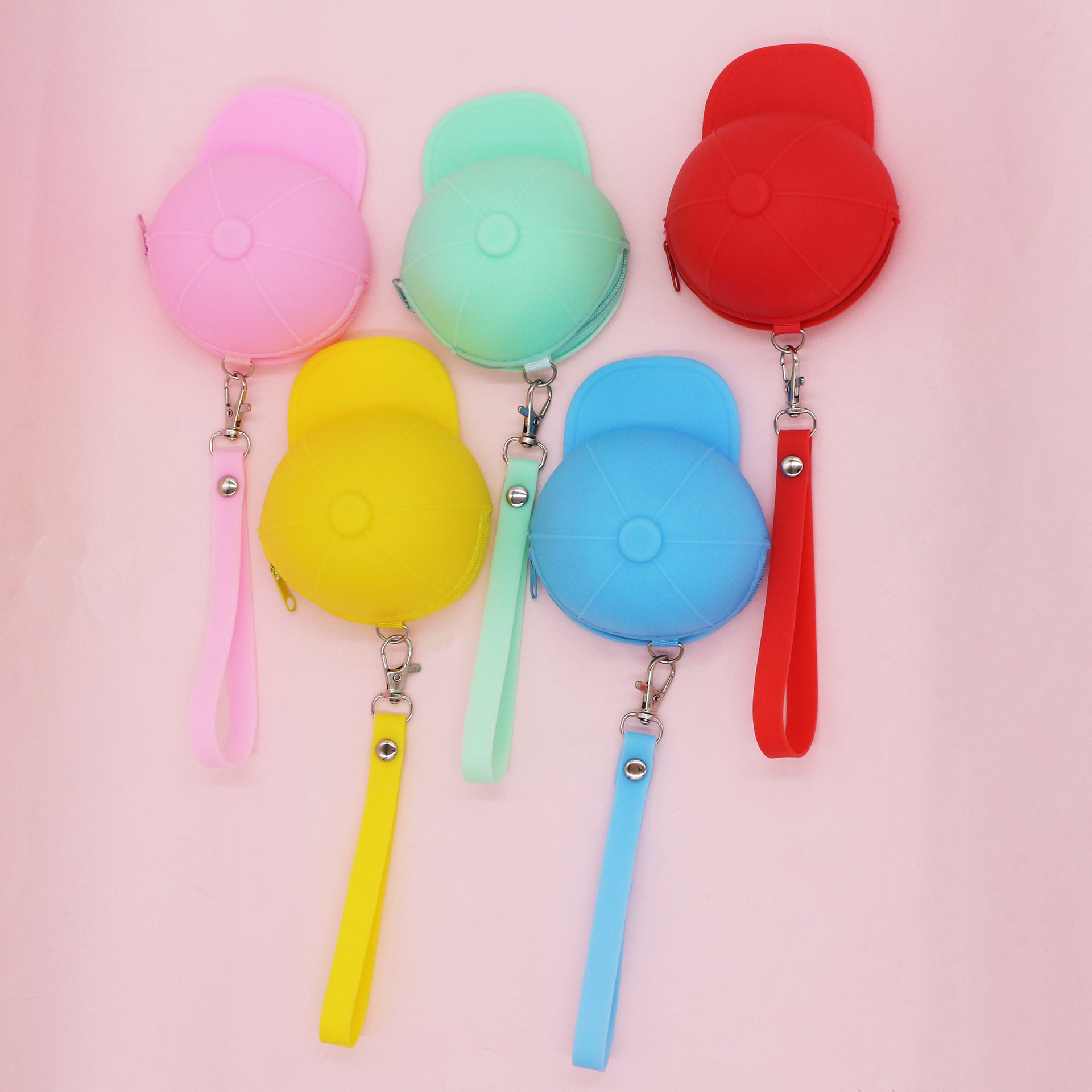Korean candy-colored hat coin case, silicone cartoon creative zipper wallet, cute coin purse, factory direct sales Application Scenario