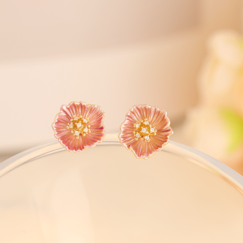 Wholesale of new autumn and winter multi-color gradient flower ear studs for women, French forest style, gentle and elegant, high-end ear studs Application Scenario