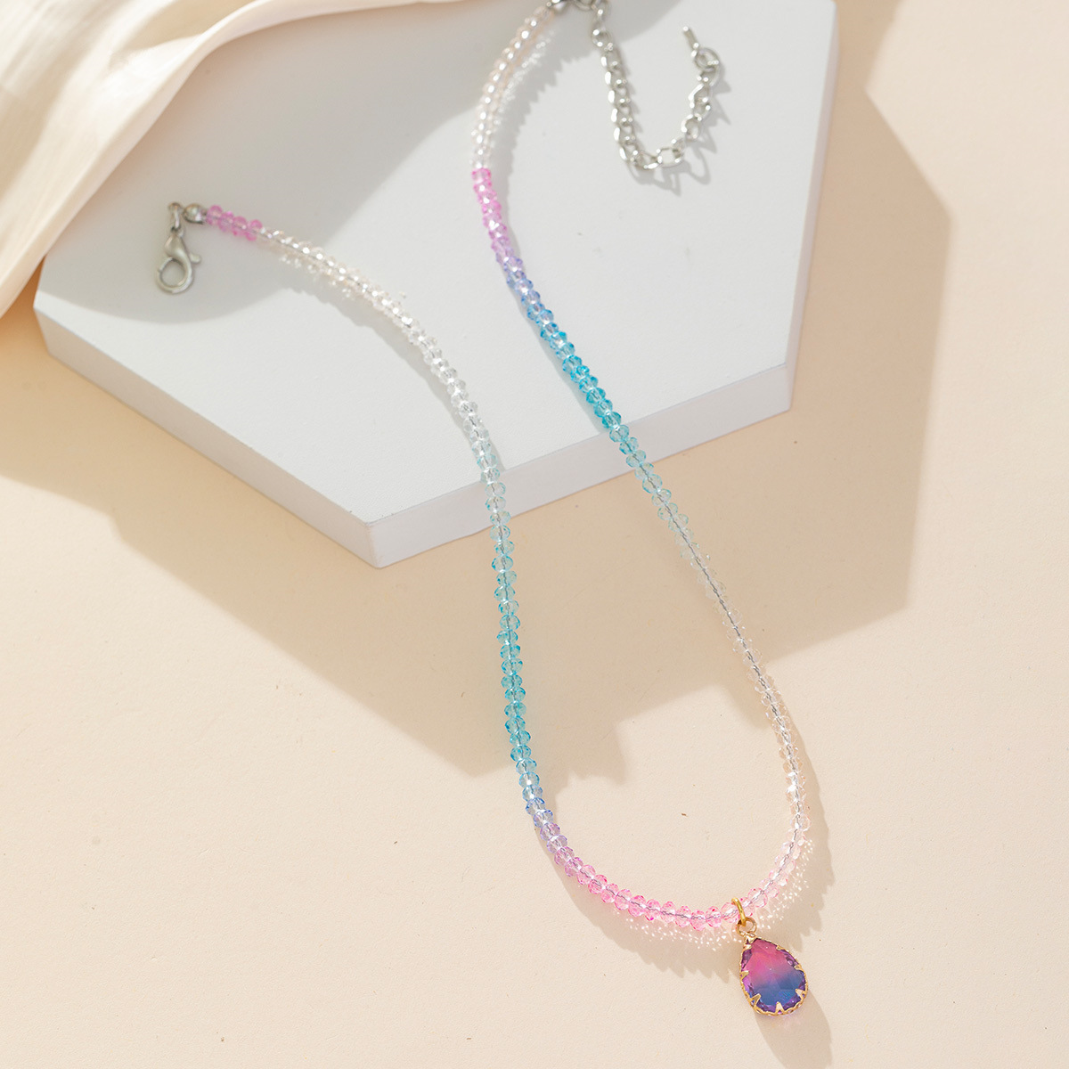 This light luxury and high-end colored crystal zircon beaded necklace is sweet and fresh for women. Wholesale collarbone chain with a versatile design details Picture