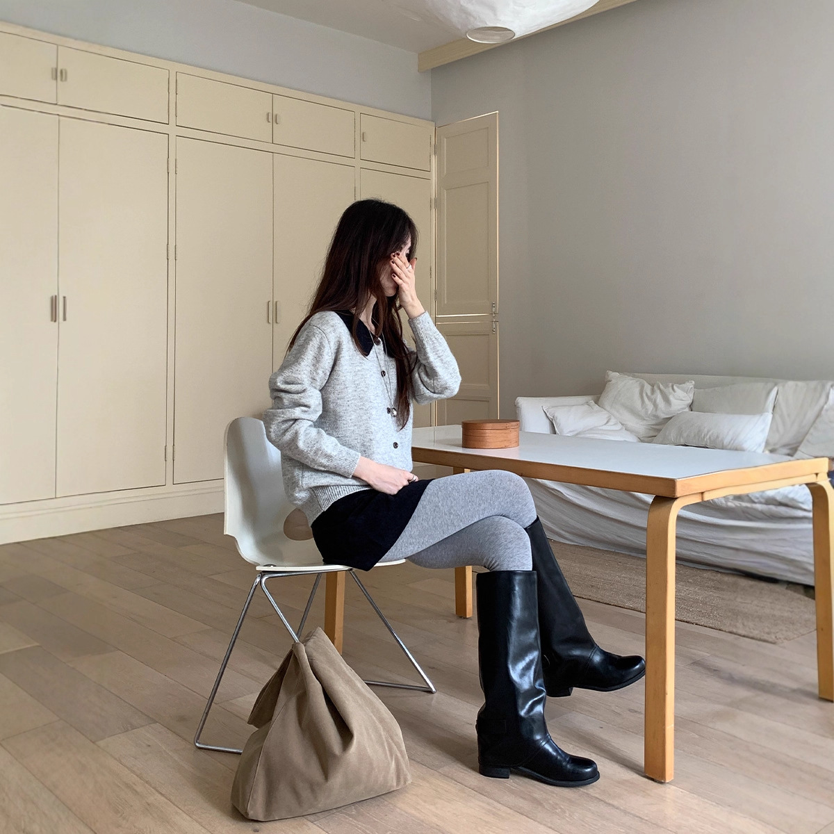 Weisong Clothing's 2025 new Korean-style casual and versatile knitted cardigan jacket with contrasting colors Item Picture