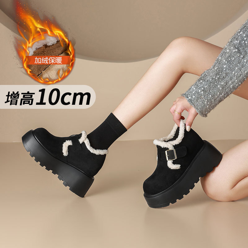 女式雪地靴实物图