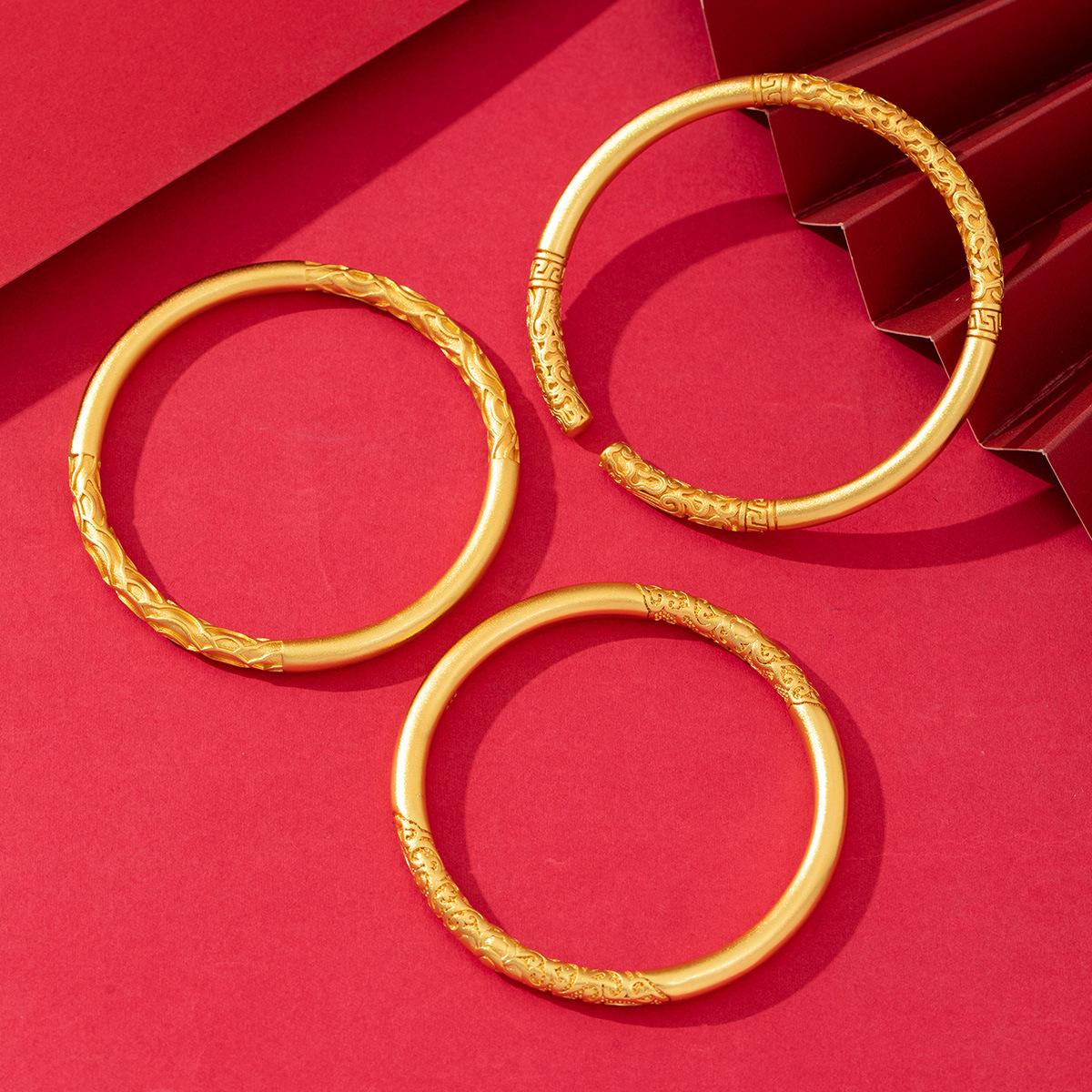 Tienda de oro el mismo estilo antiguo fasha oro seiko curly hierba patrón abierto xiangyun brazalete cobre chapado en oro círculo vegan premium sentido pulsera primera joyería al por mayor marea details Picture