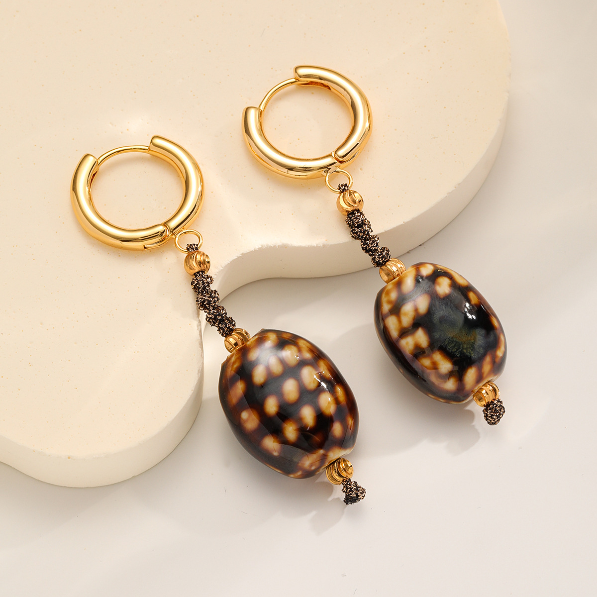 Nasha's cross-border Maillard ceramic earrings, circular ear buckles and earrings, are simple, fashionable, artistic and retro accessories for women details Picture