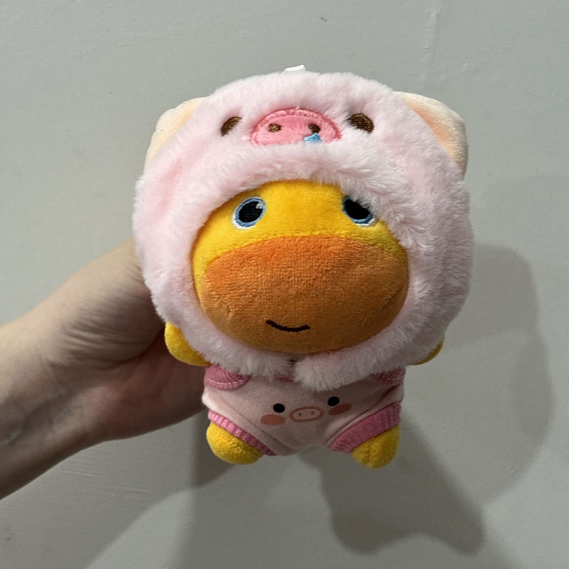 10 Cm Capybara Lulu Doll Pendant, 20 Schoolbag Keychain Doll, Changeable Doll Costume Series Application Scenario