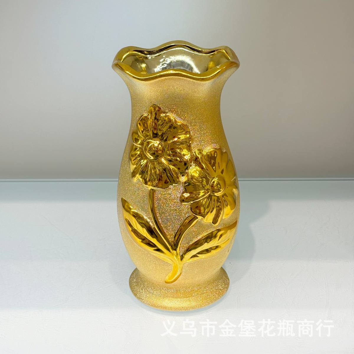 8寸寺庙黄金色银花瓶寺院专用鎏金供佛瓶复古浮雕陶瓷插花净瓶摆细节图
