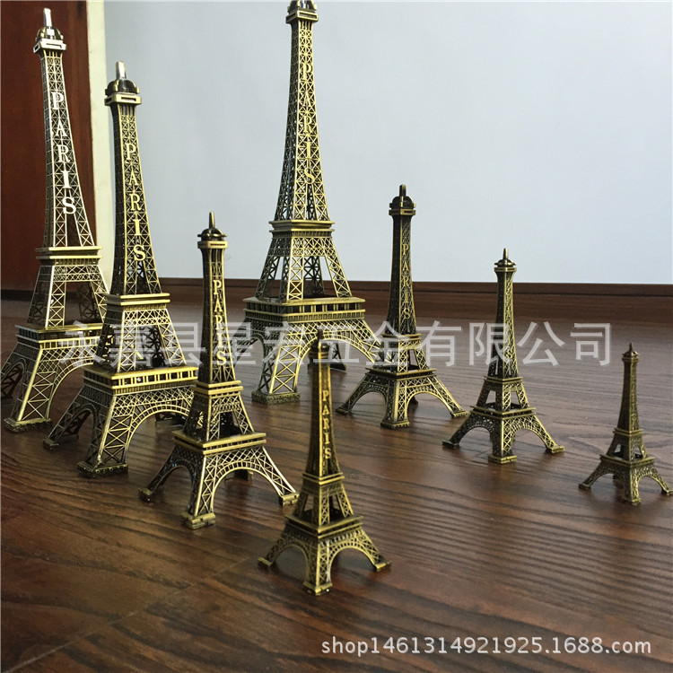 Paris Eiffel Tower Home decoration creative ironwork ornaments, metal handicrafts, architectural models, Eiffel Tower Application Scenario