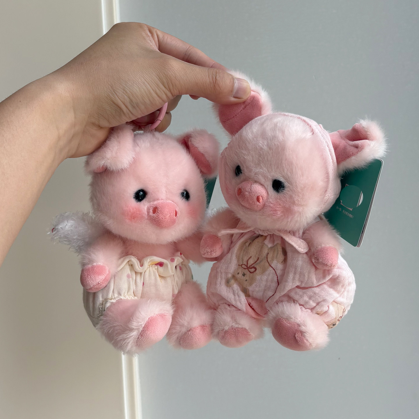 Duoai Genuine pajamas, Dudu Pig plush keychain, Angel Wings, pink Pig doll bag Pendant, healing doll Application Scenario
