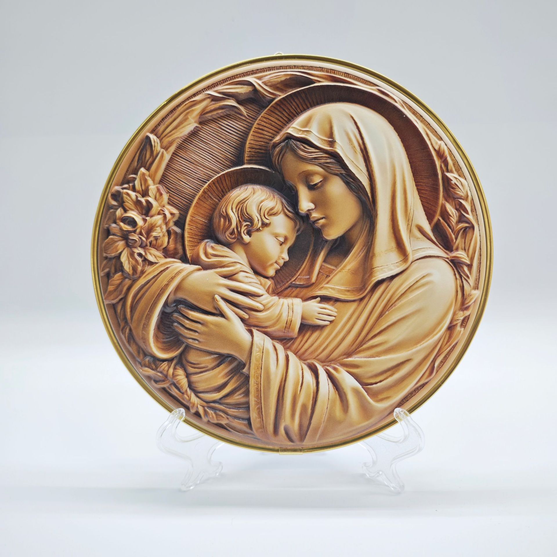 Religious art: Virgin Mary and Infant Jesus relief plate Buddha statue, Guan Gong statue, God of Wealth statue, Buddhist utensils, resin Buddha statue and deity statue Specification image