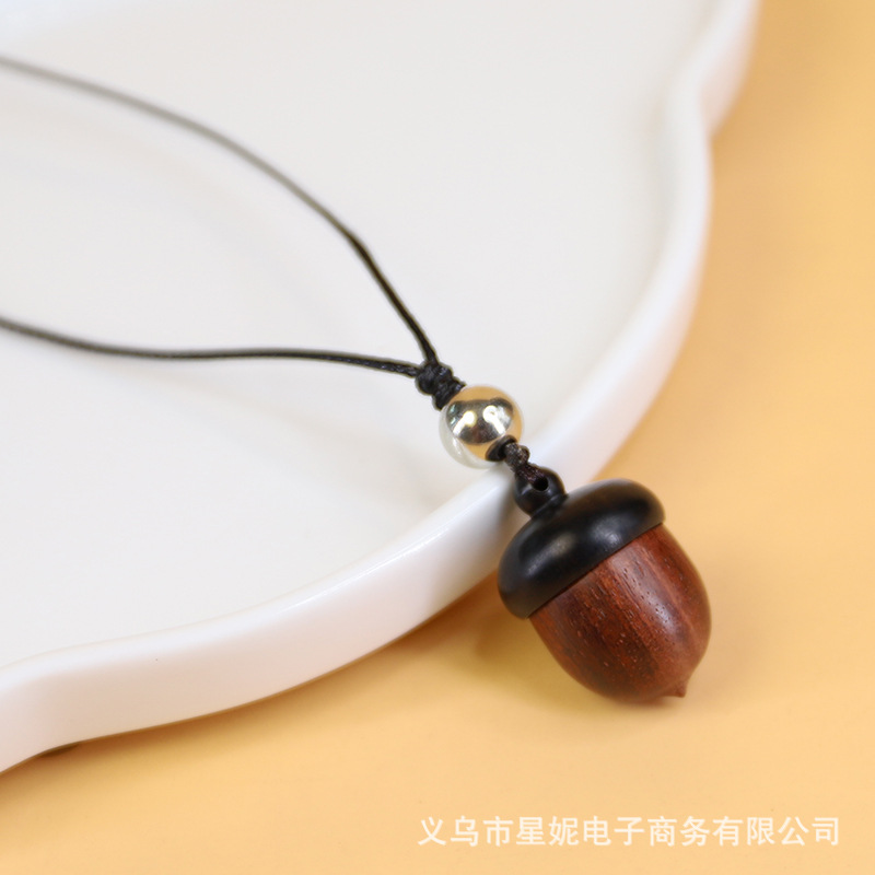 Acorn-shaped pendant necklace, pearl lanyard, short and elegant jewelry for women, classic accessory