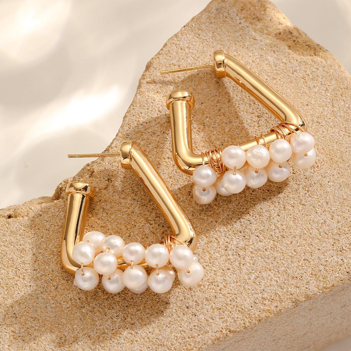 Nasha Cross-border Exclusive triangular freshwater pearl earrings, a niche, light luxury and high-end look, S925 silver needle earrings for women details Picture