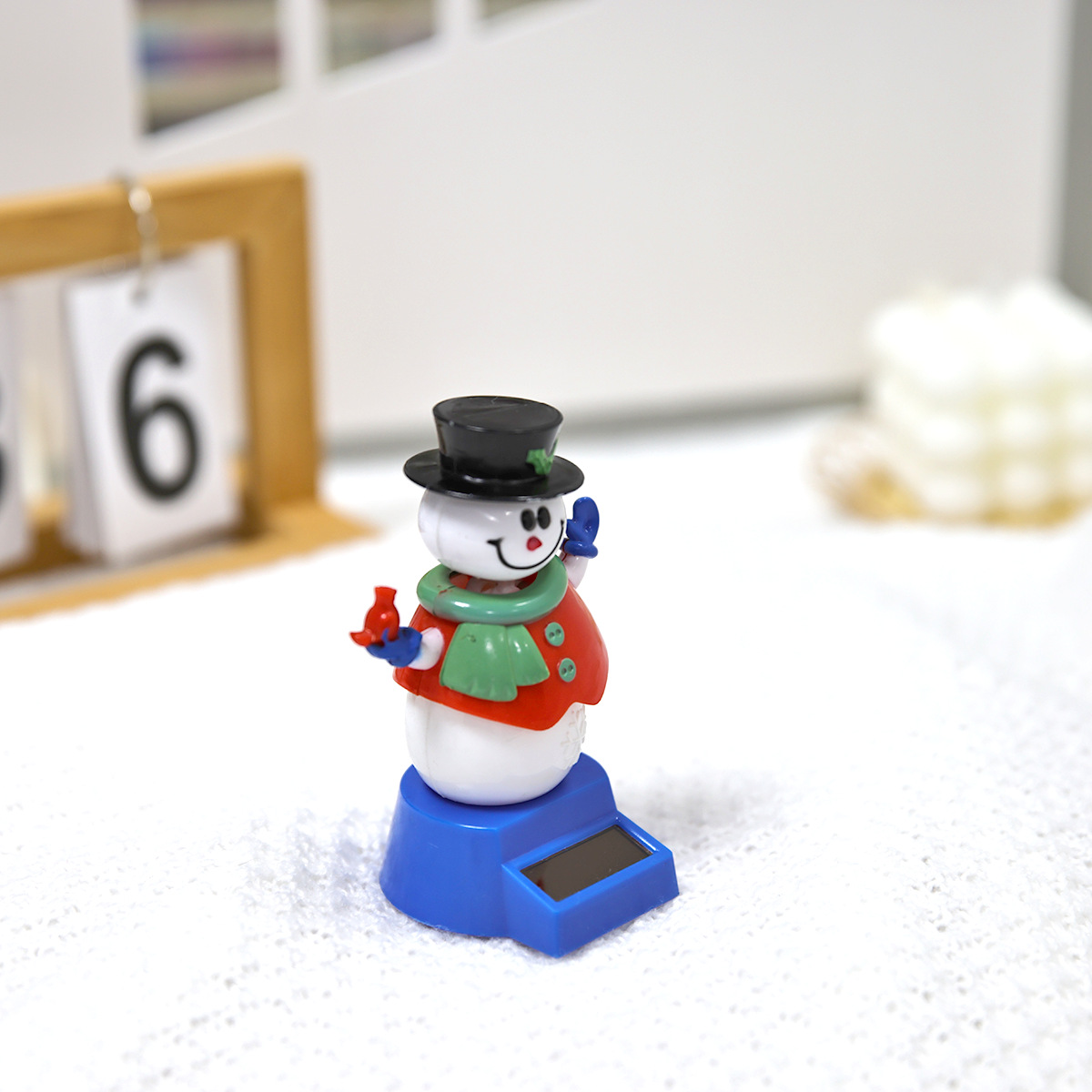 Cross-border new solar car ornaments, Christmas festival gifts, clowns, snowmen, cartoon creative swing dolls Specification image