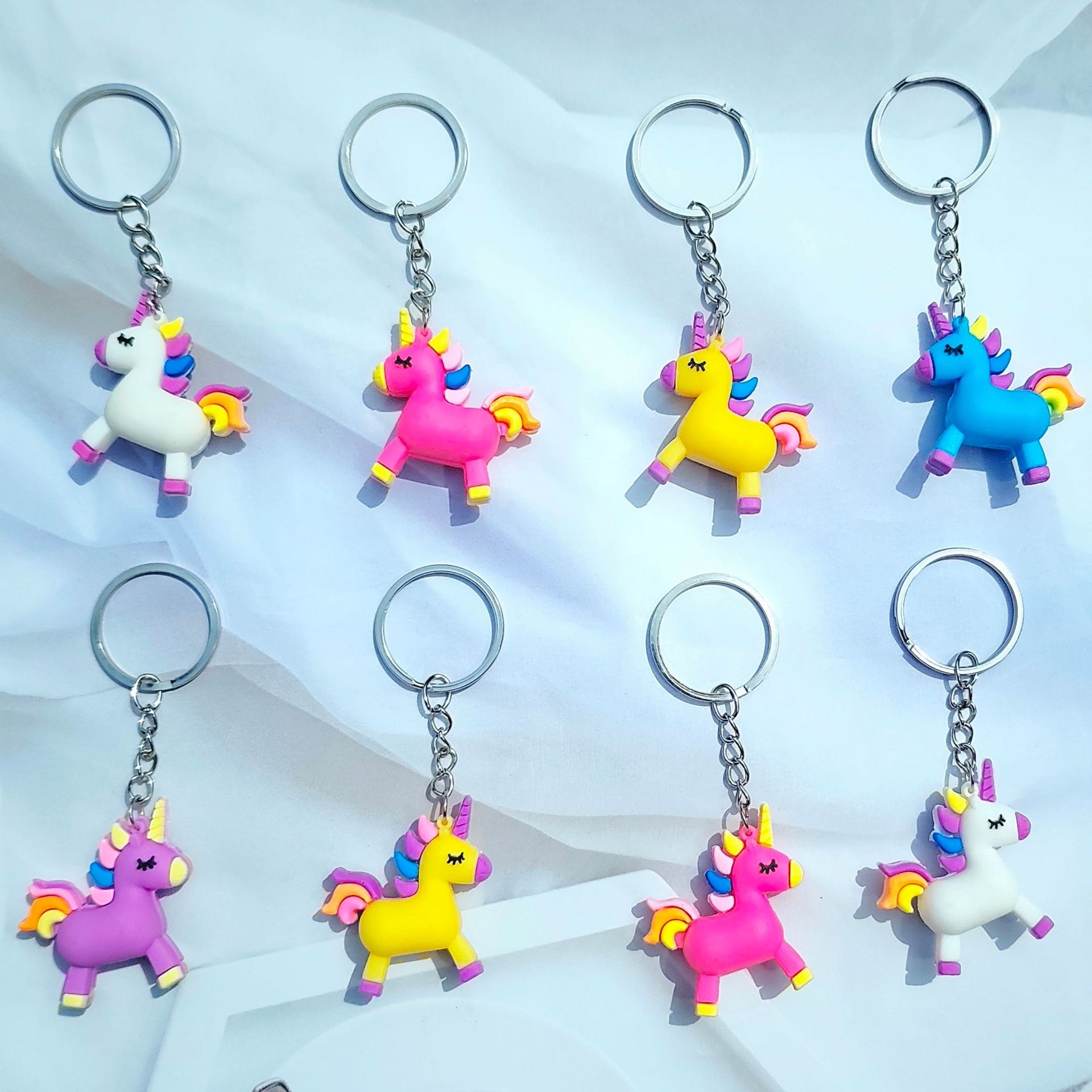 Nuevo amazon cartoon unicornio boney llavero goma suave arco iris tridimensional colgante pequeño regalo juguetes al por mayor details Picture