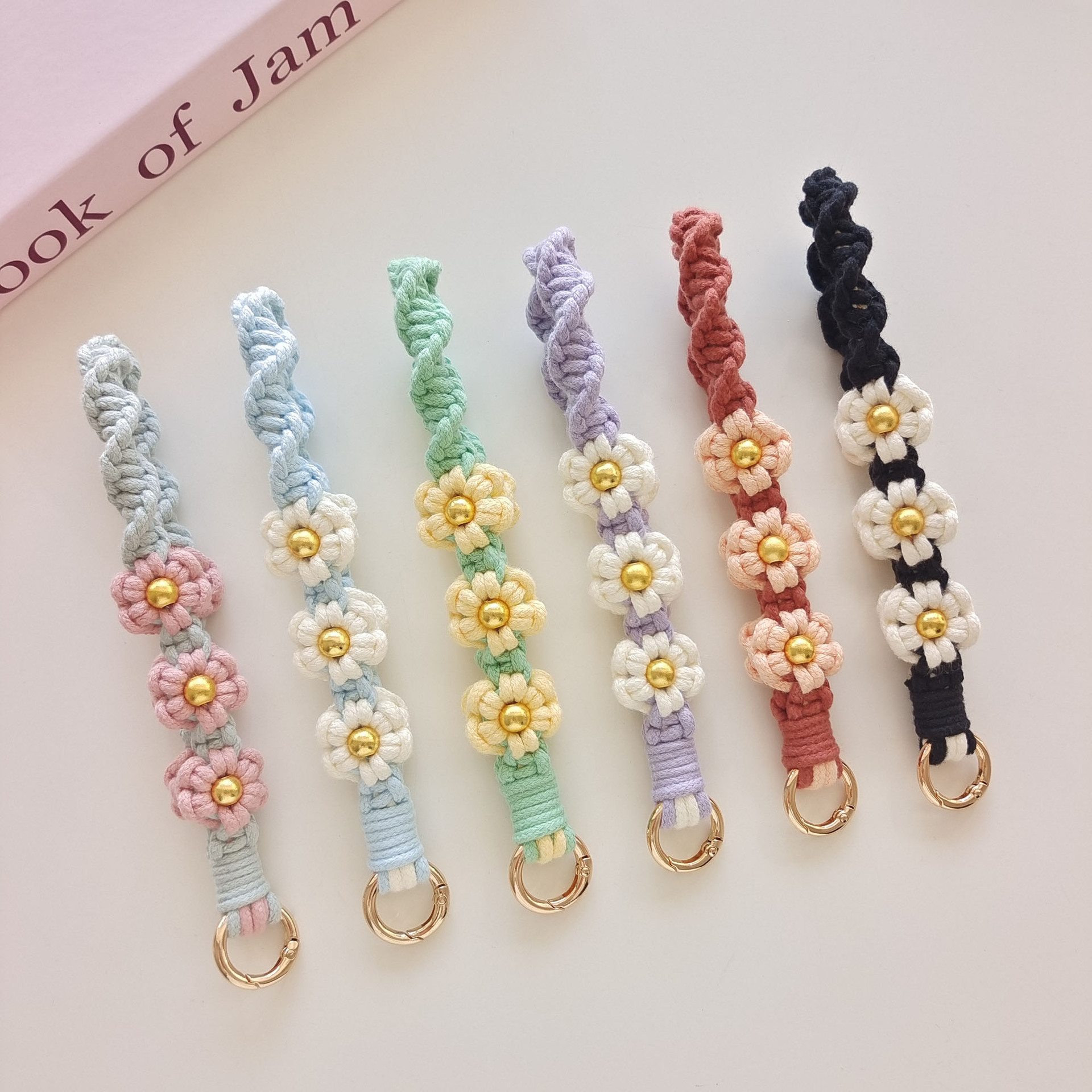 Spring/Summer 2026 new collection: Pure hand-woven mobile phone chain, small Daisy flower wrist lanyder, keychain, bag pendant
