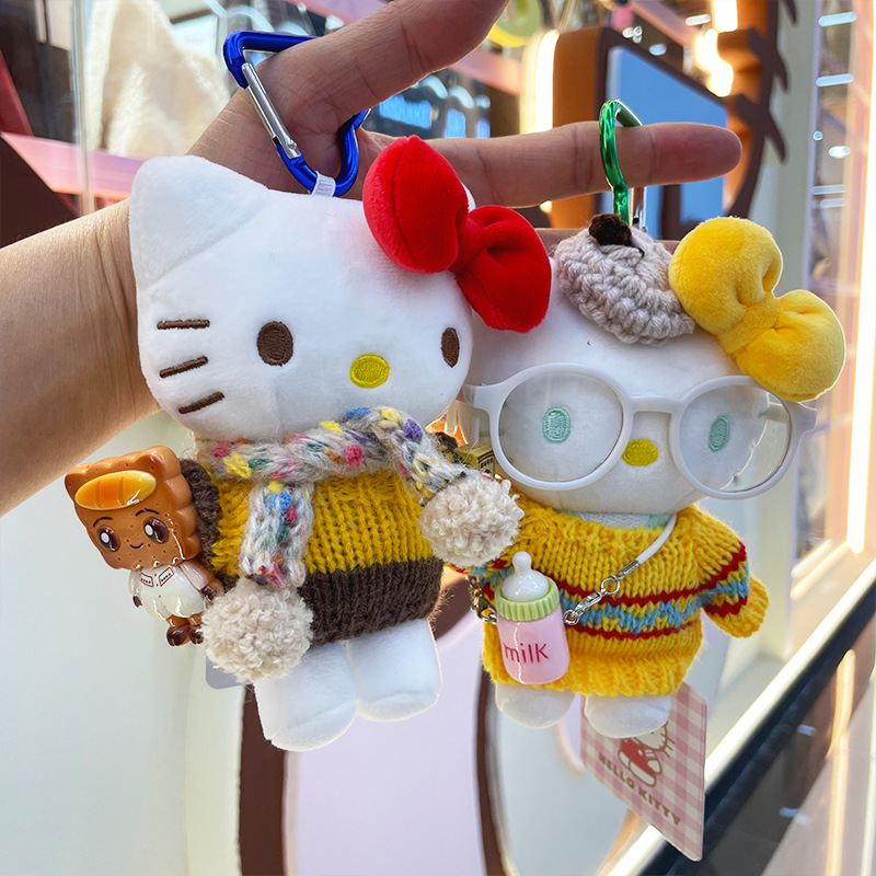 【 Genuine 】 New creative HelloKitty keychain, cute bag pendant, kt doll