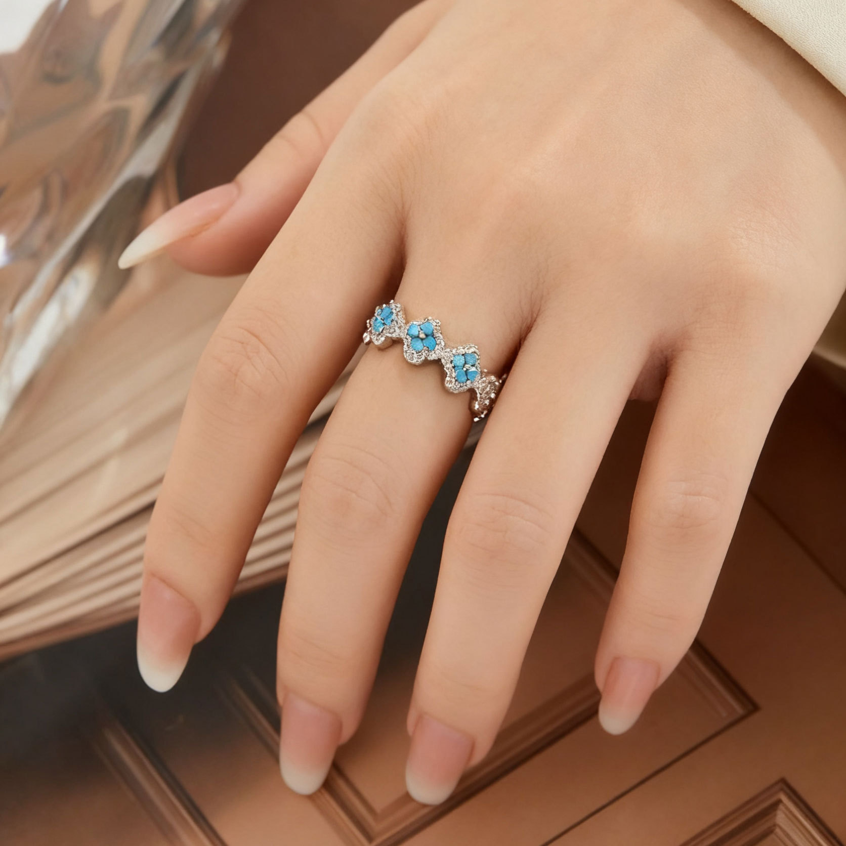 Nicho ligero de lujo azul turquesa trébol anillo de apertura aleación de cobre micro inserto de circonio ajustable anillo de dedo índice anillo anillo details Picture