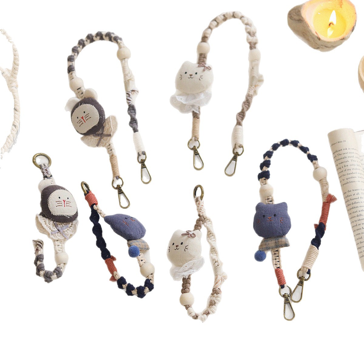 2026 New original hand-woven crossbody strap, Korean-style cute cat phone lanyard, phone chain keychain Item Picture