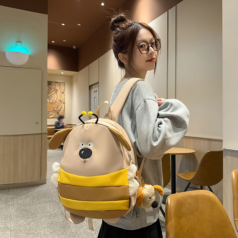 2025 New children's cute schoolbag, Little Bee Backpack, Japanese-style cartoon, versatile, lightweight travel lady's backpack details Picture
