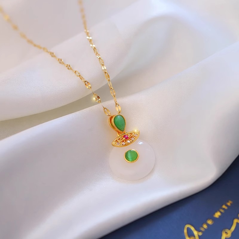 Simple and elegant, long-lasting and colorfast sand gold peace pendant necklace for women, 18K gold plated Chinese retro style neckchain and collarbone chain Specification image