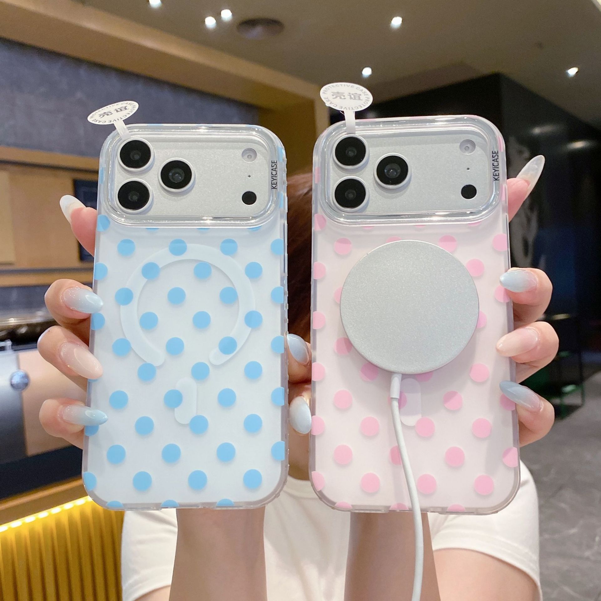 Color punto de onda color aplicable iPhone17proMax magnético succión caso del teléfono apple 16 girly scrub anti-caída caso Application Scenario