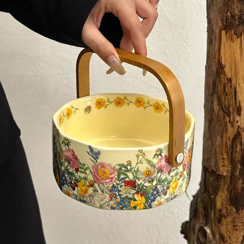 كما ان الاطباق المصنوعة من الفواكه في غرف الجلوس في البيوت details Picture
