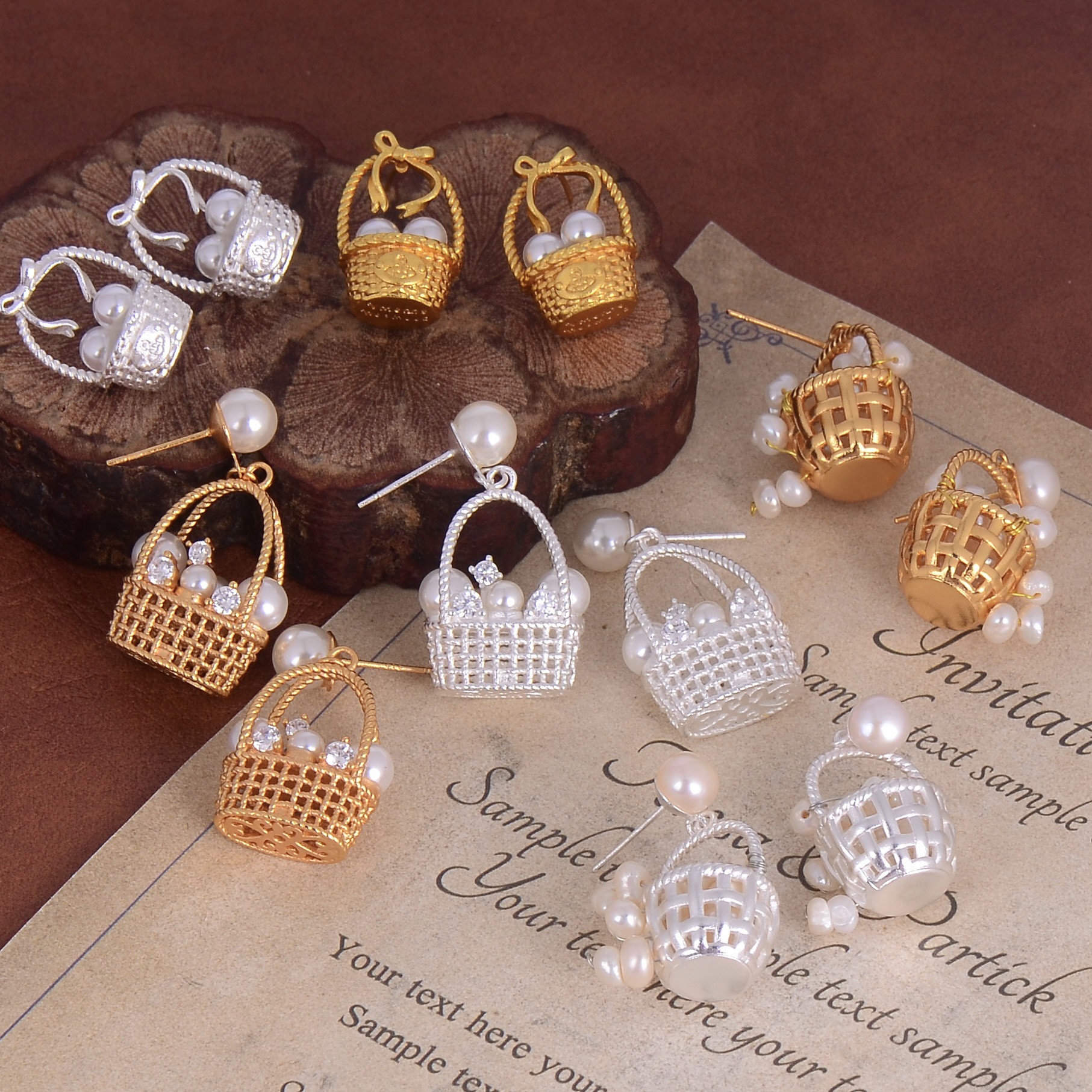 The new mid-style pearl flower basket earrings are niche, exquisite and high-end. The stud earrings are fashionable, elegant, trendy and versatile