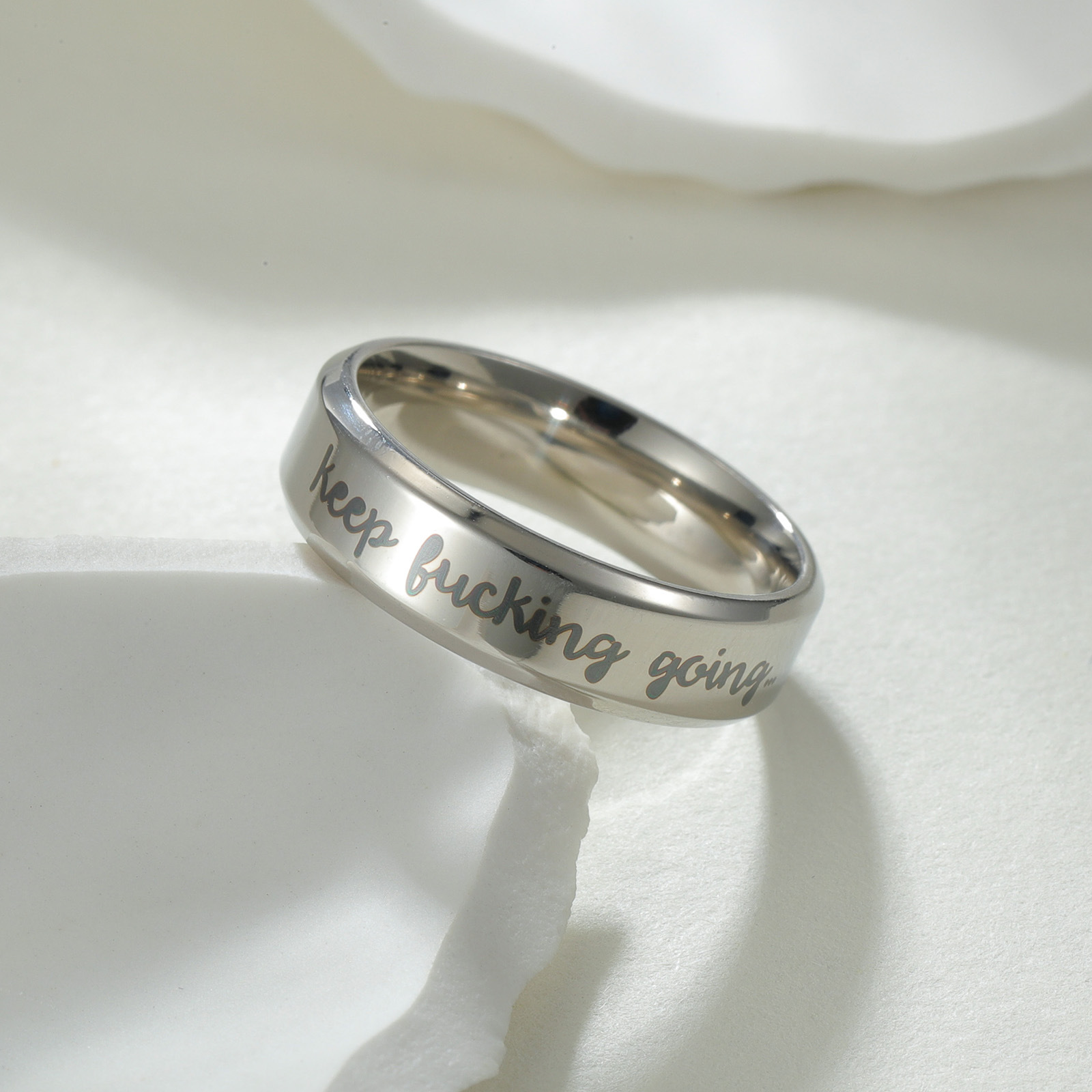 Wholesale of Amazon's best-selling accessories - simple and fashionable European and American laser-engraved men's titanium steel rings Specification image