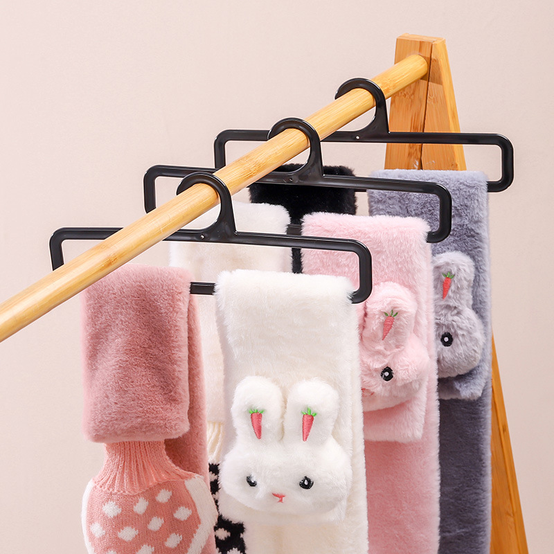 Plastic scarf hanger, rectangular rack for scarves and silk scarves displayed in shopping malls and clothing stores, silk scarf and towel hanging and storage rack details Picture