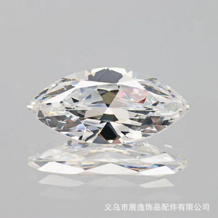 The new nail accessory is a dazzling white pointed-bottom zirconia solid color versatile nail accessory ring Application Scenario