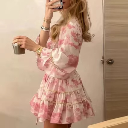 European and American women's dress, short V-neck dress with Chinese style printing, lotus leaf sleeves and tie, fashionable overseas warehouse Application Scenario