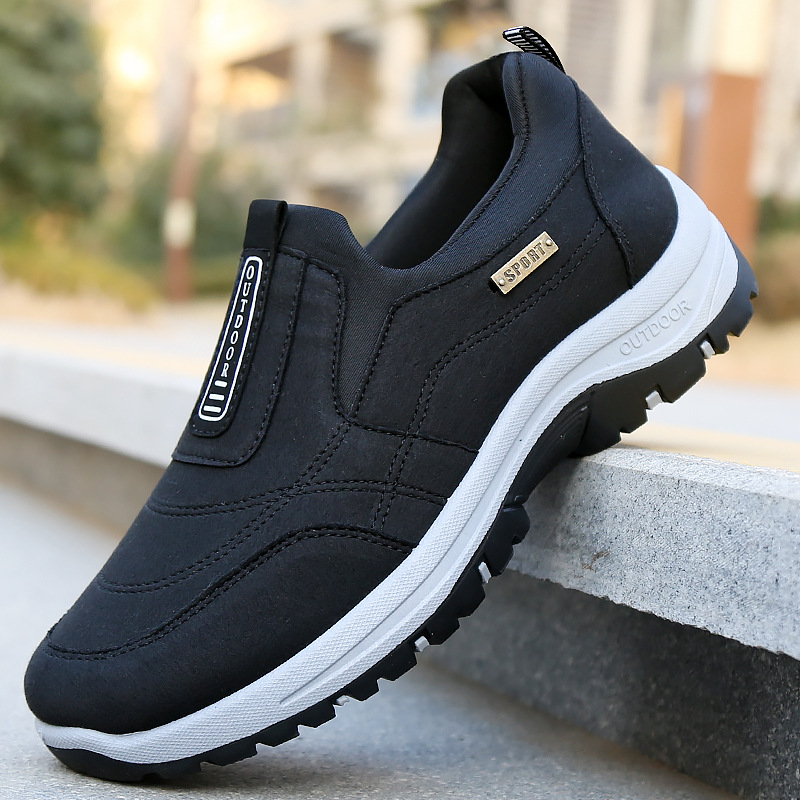 运动休闲鞋实物图